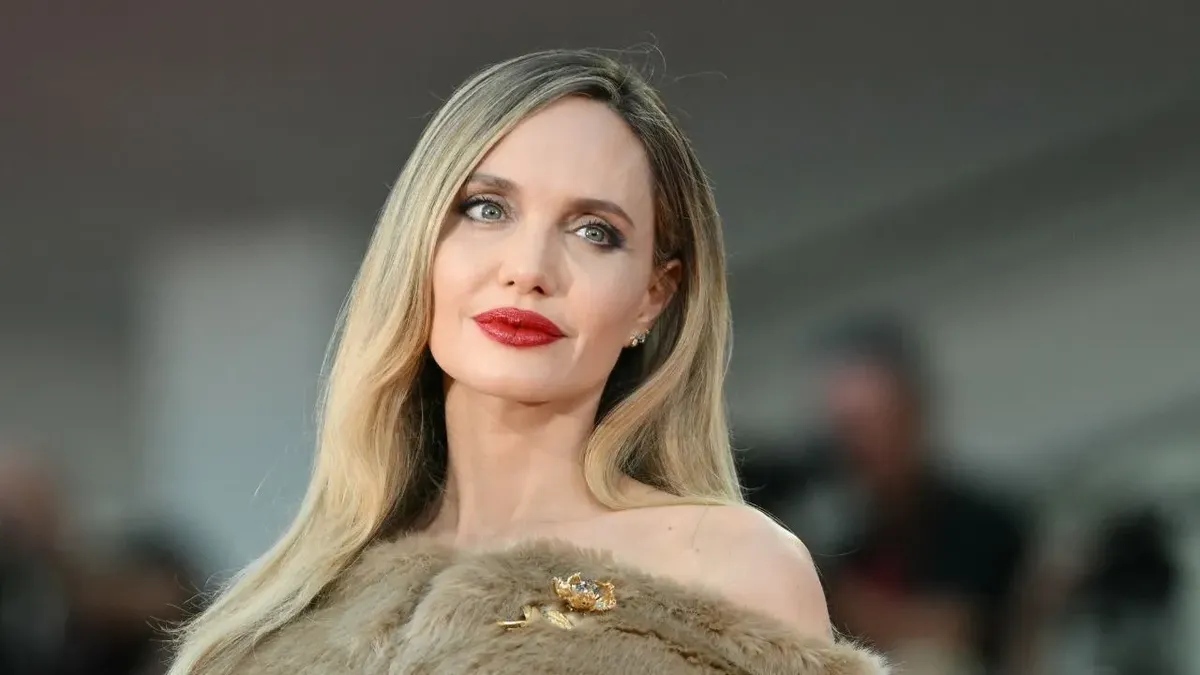 angelina jolie — TR news