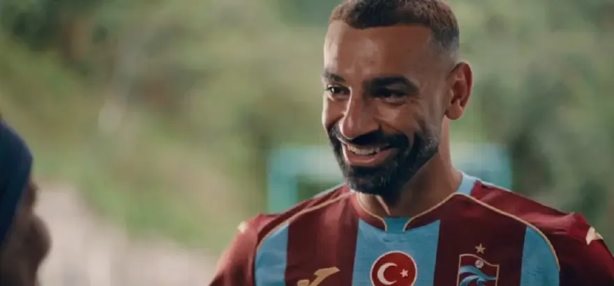 TRABZON'DA BİR AİLENİN EVİNE KONUK OLDU 3